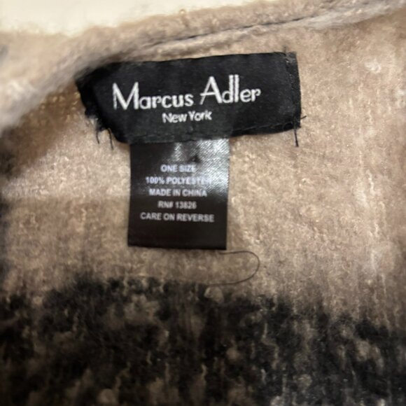 🩵Poncho Shrug Cape Marcus Adler New York Plaid One Size Fits All - Picture 7 of 7